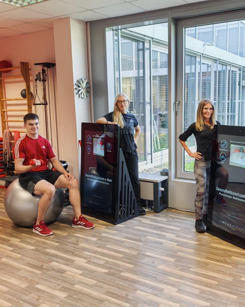Pixformance Stationen im Trainingsbereich des Gesundheitszentrums esthera in Berlin
